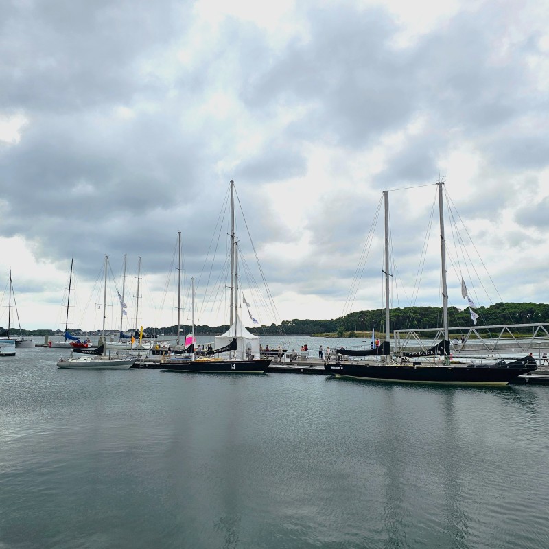 les bateaux Pen-Duick d'Eric Tabarly dans la rade de Lorient
