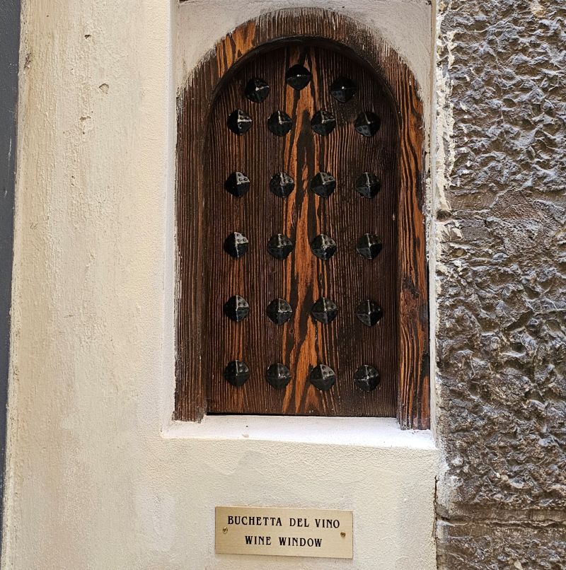fenetre-vin-insolite-florence (2)